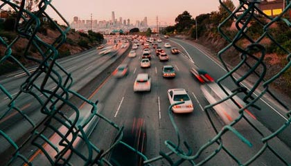 足球直播-阿联酋航空高管：与阿森纳皇马合作是明智策略|阿联酋航空企业|皇家马德里|球衣|谍照|俱乐部_新浪体育_新浪新闻